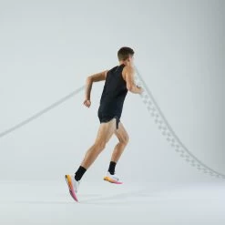 KIPRUN MEN'S BREATHABLE RUNNING TANK TOP -Running equipment k3ae71bbe0b119e2e48fe0ad2449a812a